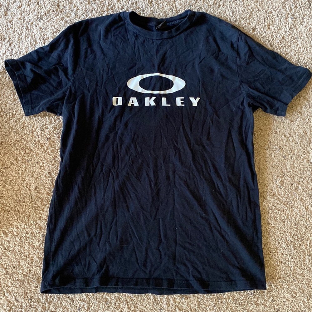 Oakley black tshirt regular fit size Large
